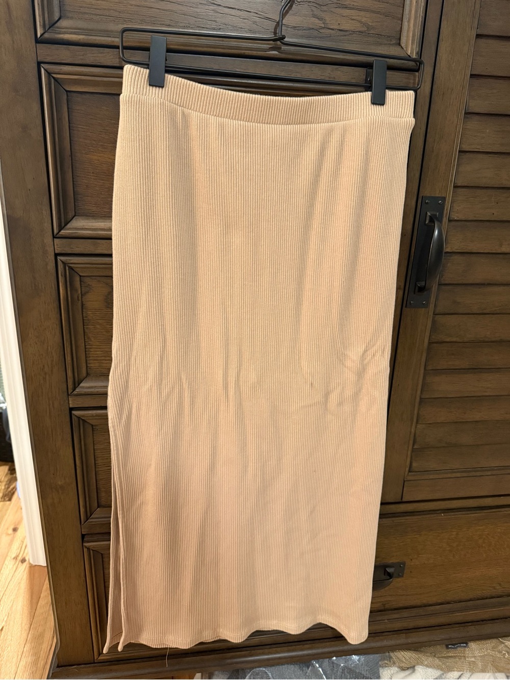 Old Navy Ribbed Midi Skirt in Light Beige
